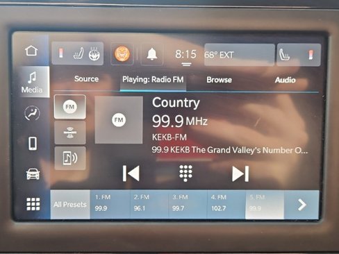 Used 2023 Chrysler Voyager LX image 18