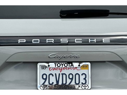 Used 2022 Porsche Cayenne image 35