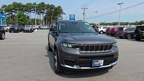 Used 2021 Jeep Grand Cherokee L Limited image 3