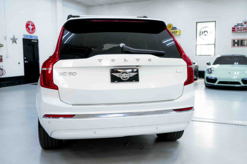Used 2023 Volvo XC90 T8 Ultimate w/ Lounge Package image 8