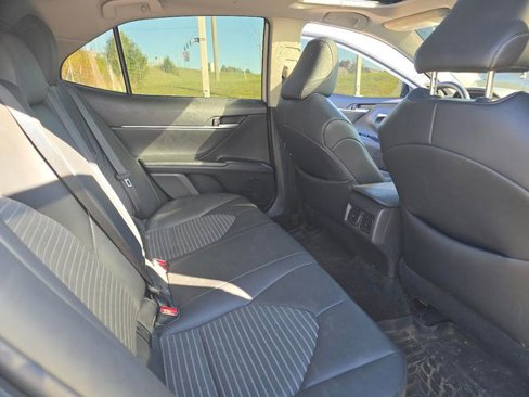 Used 2024 Toyota Camry SE image 8