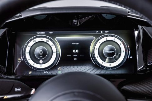 New 2025 Aston Martin V8 Vantage Coupe image 33