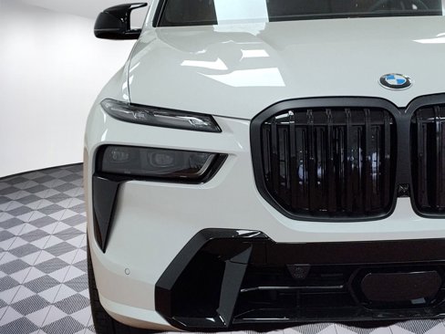 New 2026 BMW X7 M60i image 10