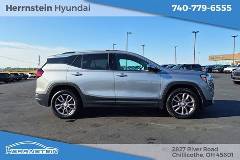 Used 2024 GMC Terrain SLT image 31