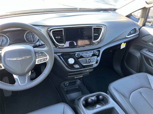 New 2026 Chrysler Voyager LX image 13
