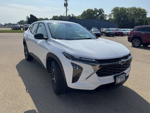 Used 2025 Chevrolet Trax RS w/ Driver Confidence Package image 4