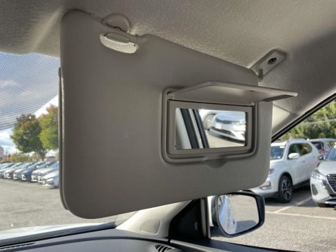 Used 2024 Nissan Kicks SV image 31