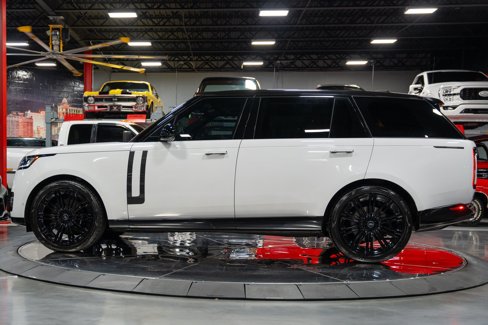 Used 2023 Land Rover Range Rover Long Wheelbase SE image 22