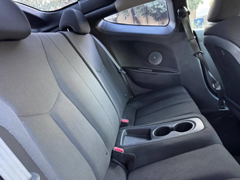 Used 2012 Hyundai Veloster image 16
