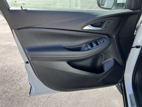Used 2022 Buick Encore GX Preferred w/ Cold Weather Comfort Package image 11
