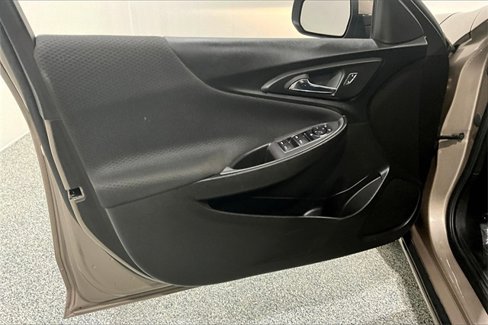 Used 2023 Chevrolet Malibu LT image 21