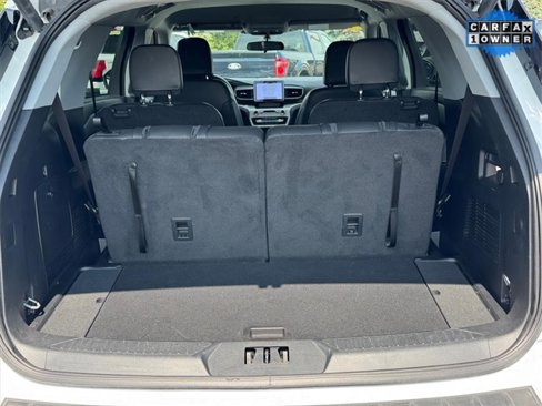 Used 2023 Ford Explorer XLT w/ Equipment Group 202A image 5