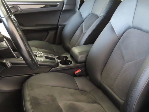 Used 2017 Porsche Macan image 11