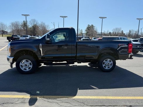 New 2025 Ford F250 XLT image 3