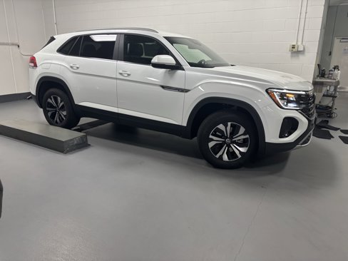New 2026 Volkswagen Atlas Cross Sport SE image 14