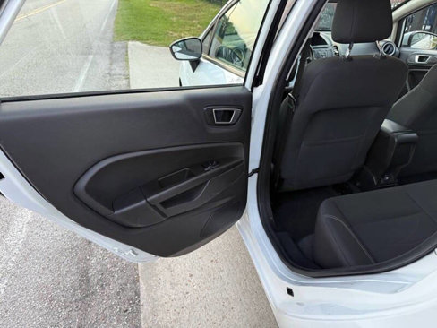 Used 2016 Ford Fiesta SE image 15