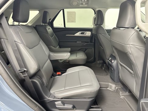 New 2025 Ford Explorer Active w/ Active Comfort Package image 18