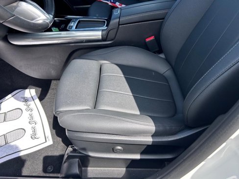 Used 2024 Mercedes-Benz GLA 250 4MATIC image 21