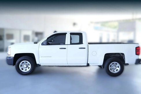 Used 2018 Chevrolet Silverado 1500 W/T w/ Trailering Package image 7