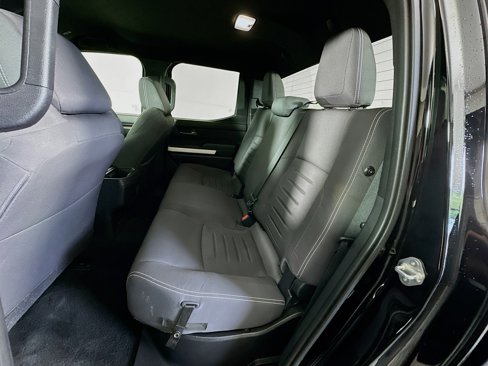 Used 2024 Toyota Tacoma TRD Off-Road image 28