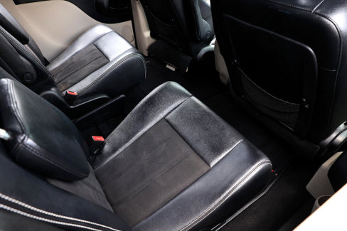 Used 2020 Dodge Grand Caravan SXT image 12