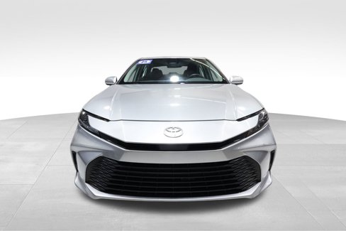 Used 2025 Toyota Camry LE image 7