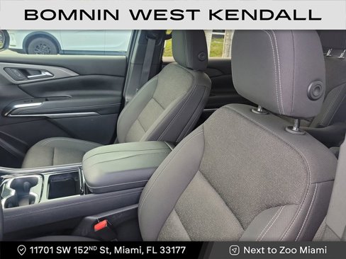 Used 2024 Chevrolet Traverse LT w/ Midnight/Sport Edition image 9