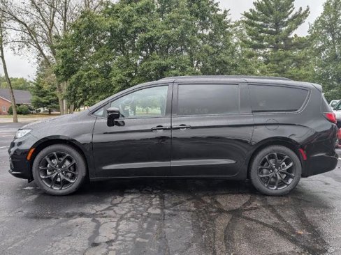 New 2026 Chrysler Pacifica Limited image 5