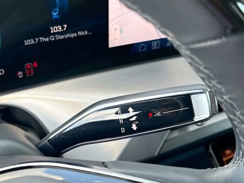 New 2026 Cadillac Vistiq Sport image 17