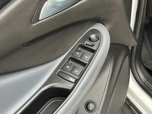 Used 2019 Buick Envision Essence image 29