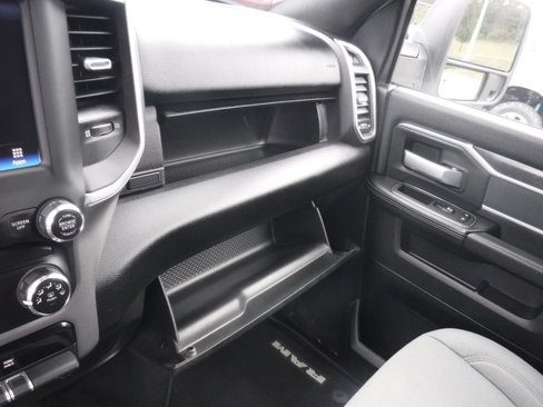 Used 2024 RAM 2500 Big Horn image 33