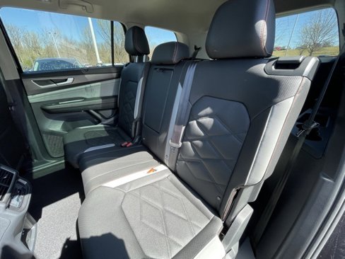New 2025 Volkswagen Atlas Peak Edition SE image 25