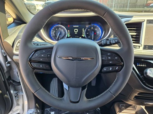 New 2026 Chrysler Pacifica Select image 34