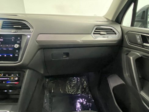 Used 2023 Volkswagen Tiguan SE image 24