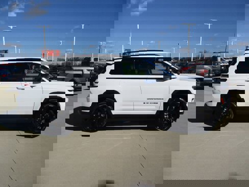 New 2025 Jeep Grand Cherokee L Limited w/ Black Appearance Package image 8