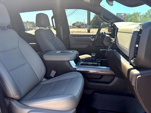 Used 2022 Chevrolet Silverado 1500 LTZ image 18