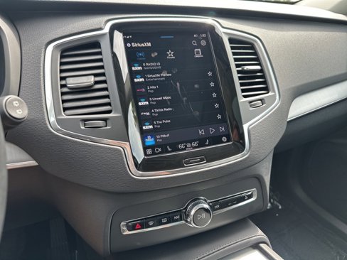 Certified 2025 Volvo XC90 B5 Core image 21