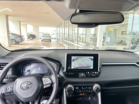 Used 2025 Toyota RAV4 LE image 33