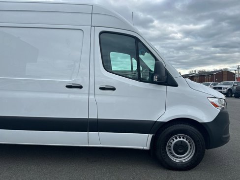Used 2022 Mercedes-Benz Sprinter 2500 image 9