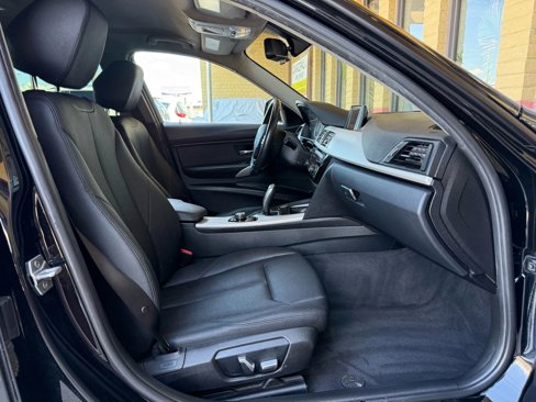 Used 2017 BMW 320i Sedan image 23