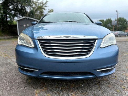 Used 2011 Chrysler 200 Touring image 21
