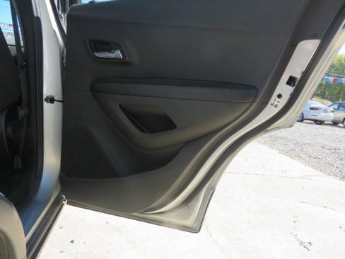 Used 2019 Chevrolet Trax LS image 18