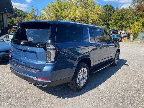 New 2025 Chevrolet Suburban Premier image 6