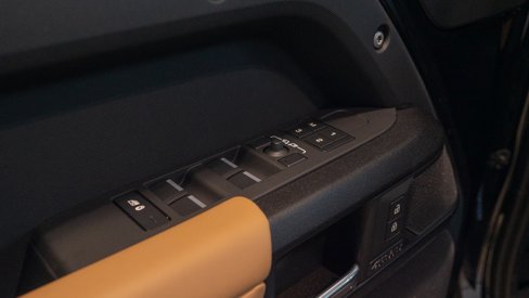 New 2025 Land Rover Defender 110 X image 12