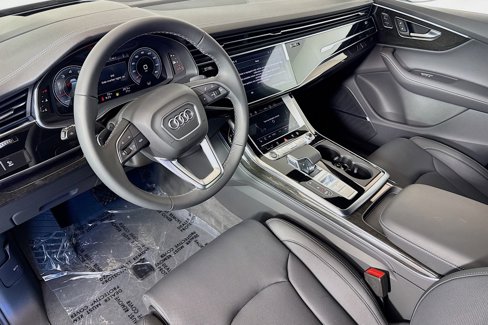 New 2025 Audi Q7 3.0T Prestige image 9