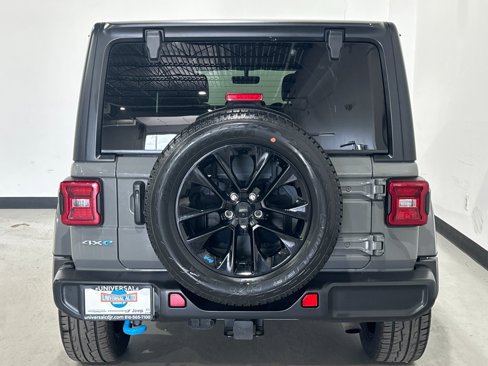Used 2023 Jeep Wrangler Unlimited Sahara w/ Cold Weather Group image 24