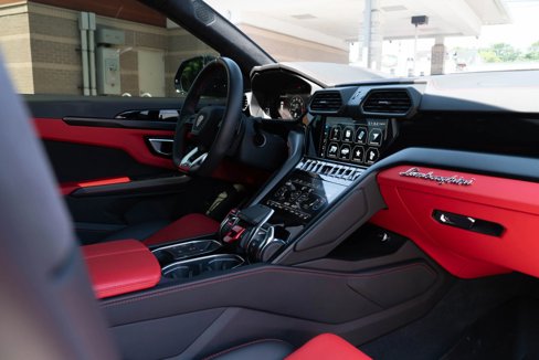 Used 2022 Lamborghini Urus image 54