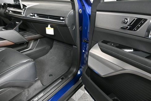 New 2026 Cadillac Vistiq Sport image 24