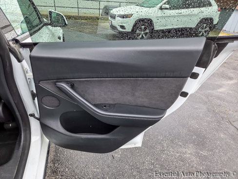 Used 2022 Tesla Model Y Performance image 33