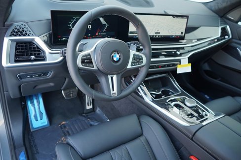 New 2026 BMW X7 M60i image 13